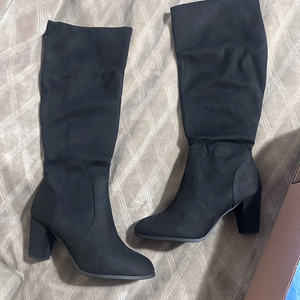 Elegant Black Knee-High Women's Boots